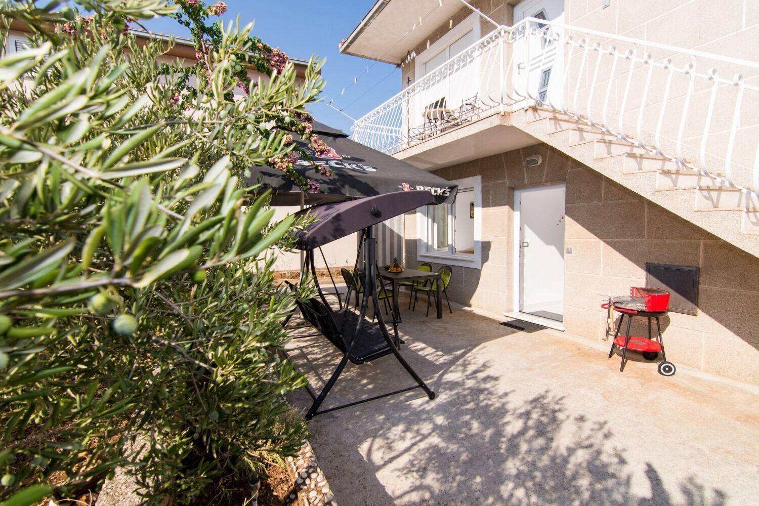 Apartments Ivica - Garden Terrace Slatine Esterno foto
