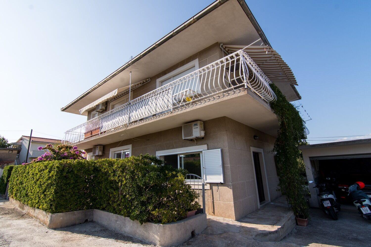 Apartments Ivica - Garden Terrace Slatine Esterno foto